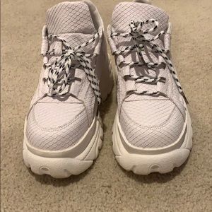 Platform sneakers worn once